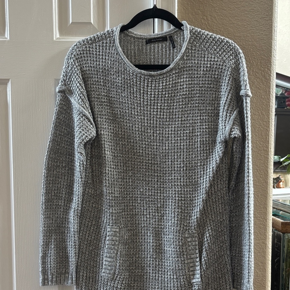 Daisy Fuentes Gray Crewneck Sweater for Men